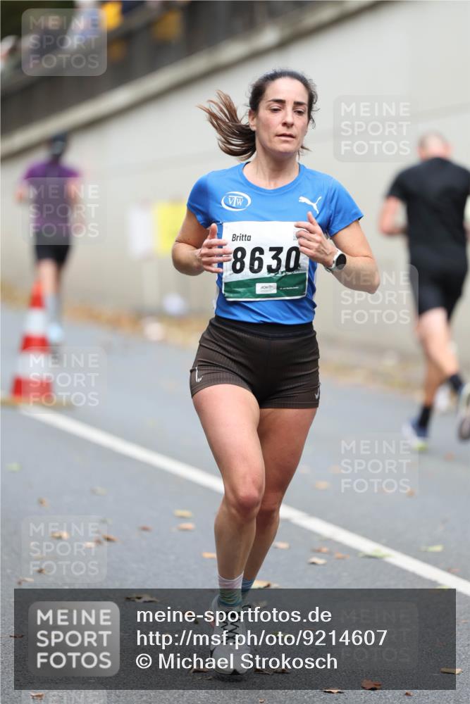 05.10.2025 - 20. swb-Marathon Bremen Michael Strokosch http://msf.ph/oto/9214607 05.10.2025 12:37:26 Laufen 8630 meine-sportfotos.de