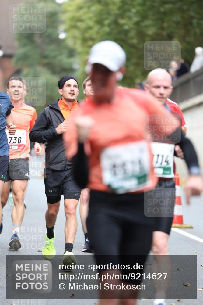 05.10.2025 - 20. swb-Marathon Bremen Michael Strokosch http://msf.ph/oto/9214627 05.10.2025 12:37:41 Laufen 736, 1114 meine-sportfotos.de