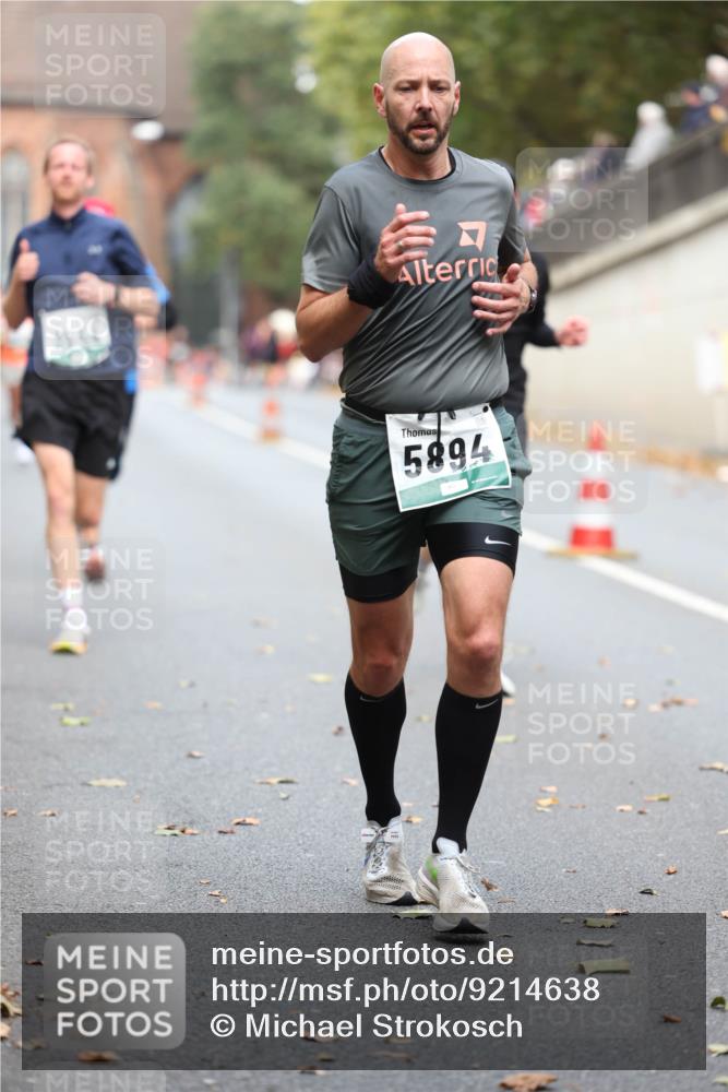 05.10.2025 - 20. swb-Marathon Bremen Michael Strokosch http://msf.ph/oto/9214638 05.10.2025 12:37:48 Laufen 5894 meine-sportfotos.de