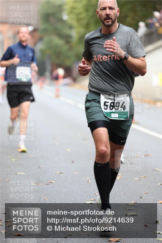 05.10.2025 - 20. swb-Marathon Bremen Michael Strokosch http://msf.ph/oto/9214639 05.10.2025 12:37:48 Laufen 5894 meine-sportfotos.de
