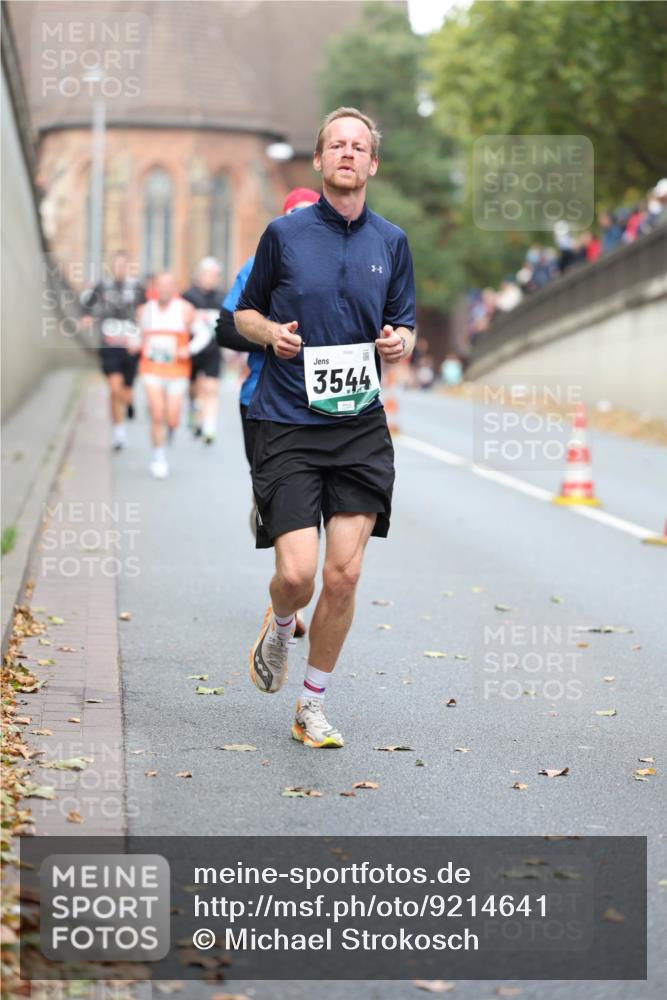 05.10.2025 - 20. swb-Marathon Bremen Michael Strokosch http://msf.ph/oto/9214641 05.10.2025 12:37:49 Laufen 28990, 3544 meine-sportfotos.de