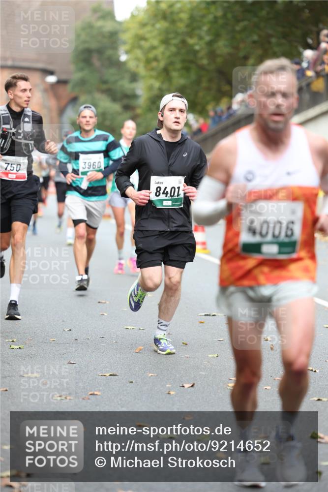 05.10.2025 - 20. swb-Marathon Bremen Michael Strokosch http://msf.ph/oto/9214652 05.10.2025 12:37:55 Laufen 750, 3960, 8401, 4006 meine-sportfotos.de
