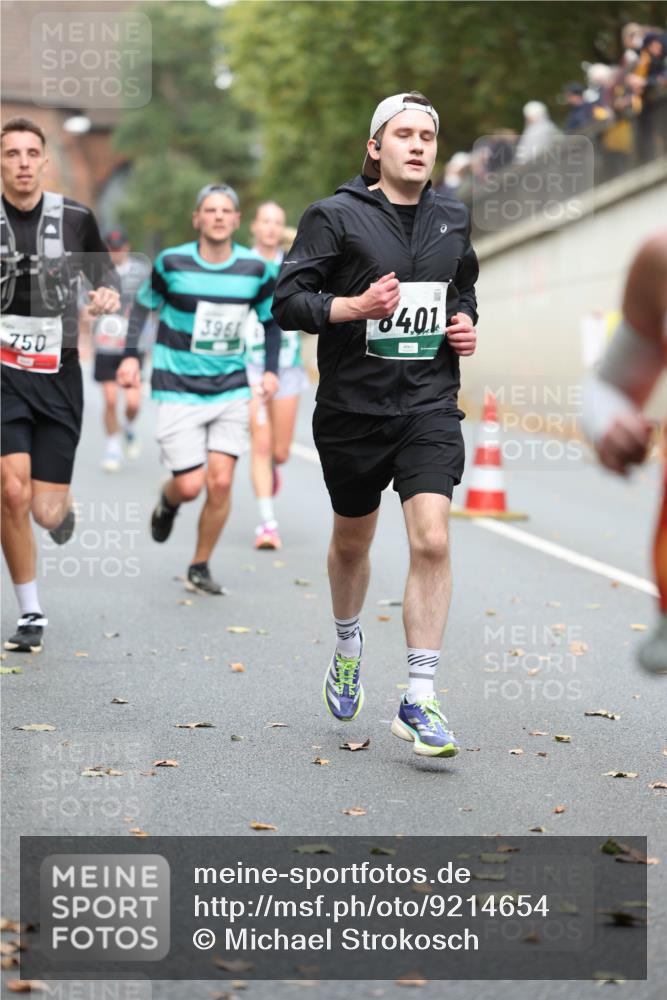 05.10.2025 - 20. swb-Marathon Bremen Michael Strokosch http://msf.ph/oto/9214654 05.10.2025 12:37:56 Laufen 8401, 3961, 750 meine-sportfotos.de