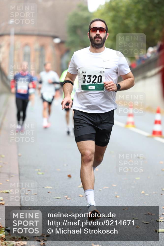 05.10.2025 - 20. swb-Marathon Bremen Michael Strokosch http://msf.ph/oto/9214671 05.10.2025 12:38:05 Laufen 3320 meine-sportfotos.de