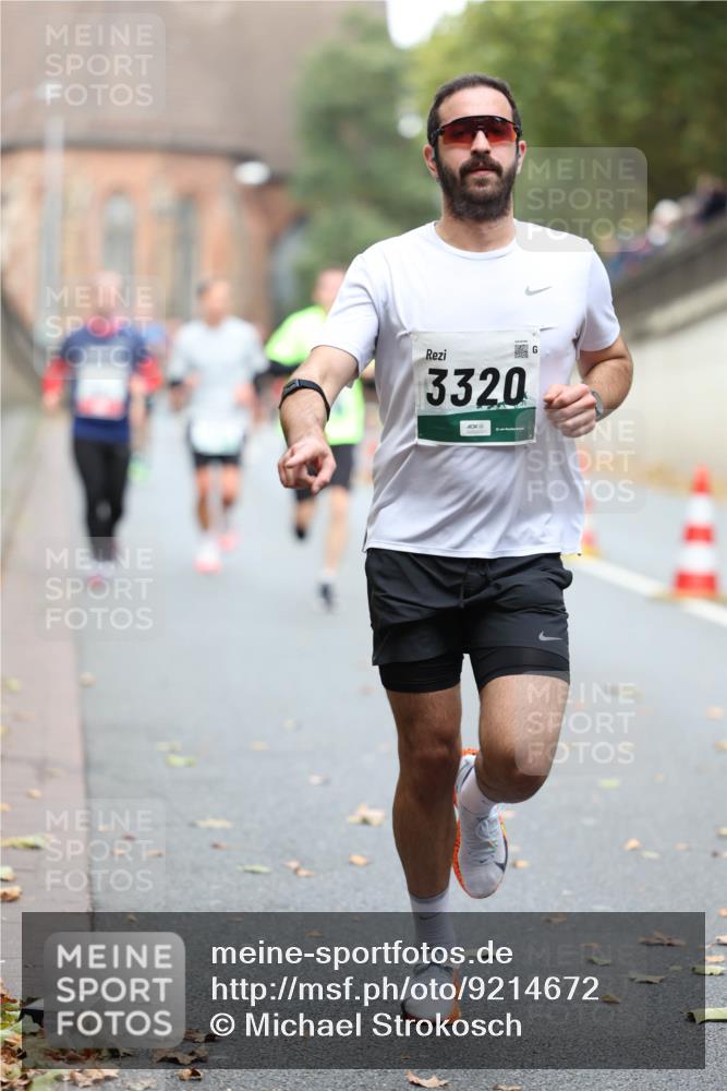 05.10.2025 - 20. swb-Marathon Bremen Michael Strokosch http://msf.ph/oto/9214672 05.10.2025 12:38:05 Laufen 3320 meine-sportfotos.de