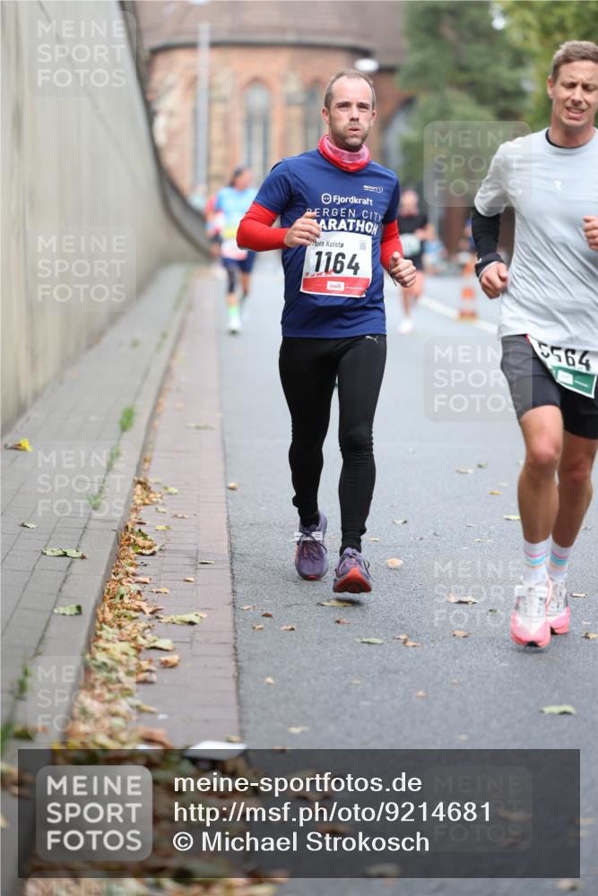 05.10.2025 - 20. swb-Marathon Bremen Michael Strokosch http://msf.ph/oto/9214681 05.10.2025 12:38:09 Laufen 1164, 5564 meine-sportfotos.de