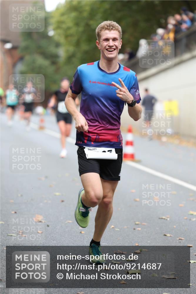 05.10.2025 - 20. swb-Marathon Bremen Michael Strokosch http://msf.ph/oto/9214687 05.10.2025 12:38:13 Laufen 19 meine-sportfotos.de