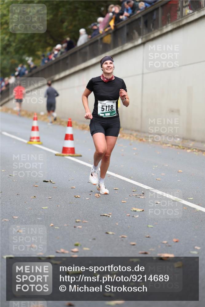 05.10.2025 - 20. swb-Marathon Bremen Michael Strokosch http://msf.ph/oto/9214689 05.10.2025 12:38:16 Laufen 5118 meine-sportfotos.de
