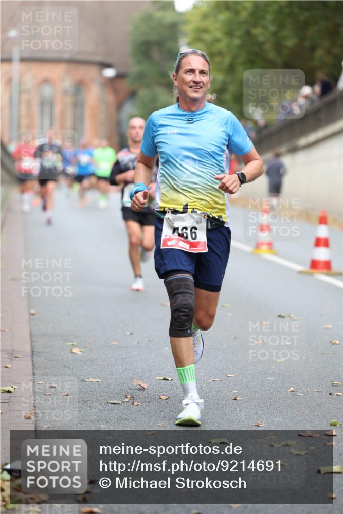 05.10.2025 - 20. swb-Marathon Bremen Michael Strokosch http://msf.ph/oto/9214691 05.10.2025 12:38:17 Laufen 66 meine-sportfotos.de