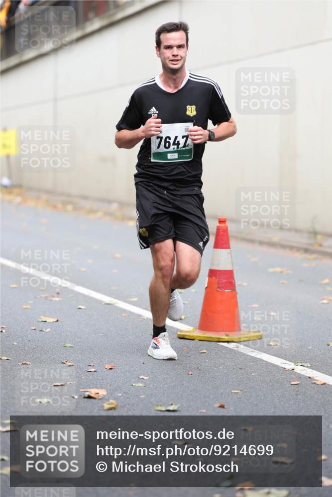 05.10.2025 - 20. swb-Marathon Bremen Michael Strokosch http://msf.ph/oto/9214699 05.10.2025 12:38:22 Laufen 7647 meine-sportfotos.de