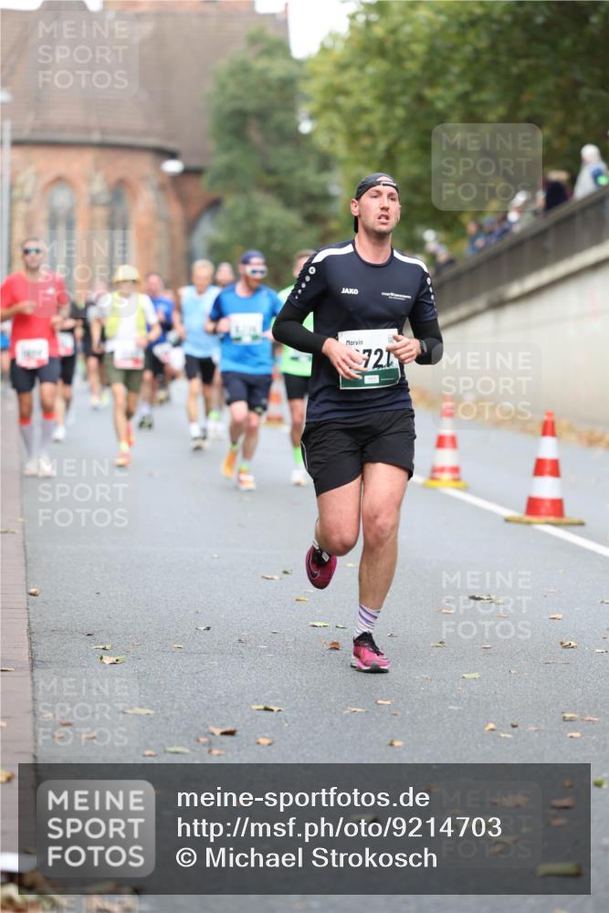 05.10.2025 - 20. swb-Marathon Bremen Michael Strokosch http://msf.ph/oto/9214703 05.10.2025 12:38:24 Laufen 721 meine-sportfotos.de