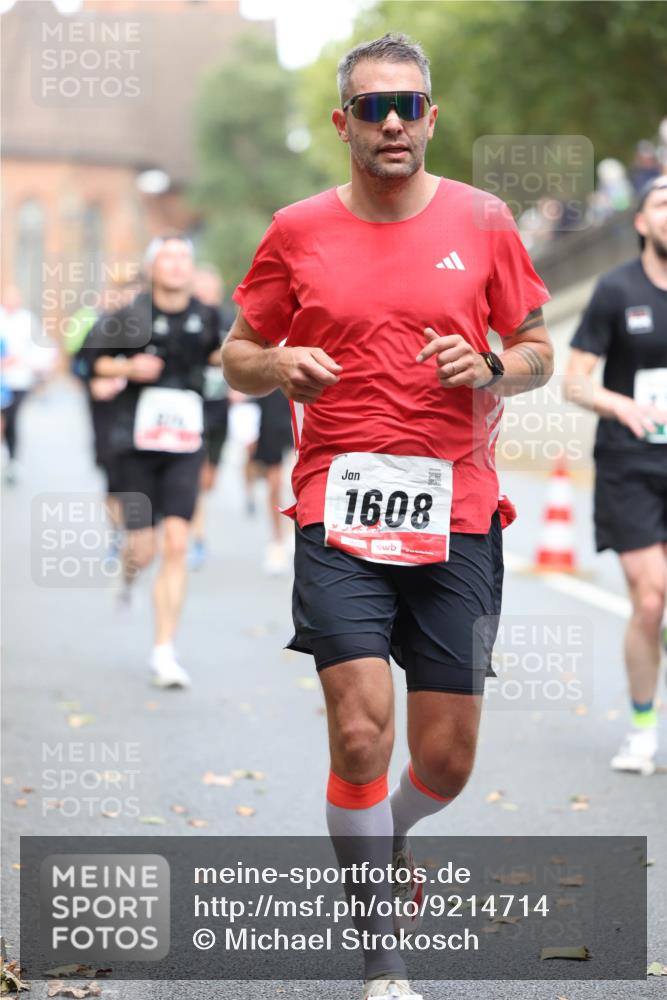 05.10.2025 - 20. swb-Marathon Bremen Michael Strokosch http://msf.ph/oto/9214714 05.10.2025 12:38:31 Laufen 1608, 7 meine-sportfotos.de