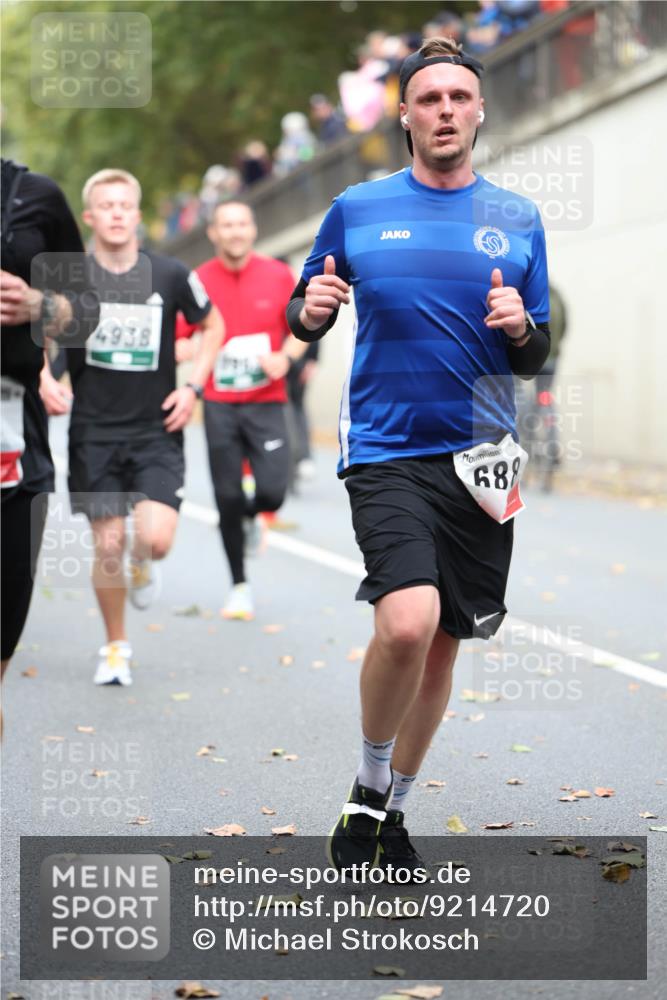05.10.2025 - 20. swb-Marathon Bremen Michael Strokosch http://msf.ph/oto/9214720 05.10.2025 12:38:33 Laufen 4938, 688 meine-sportfotos.de