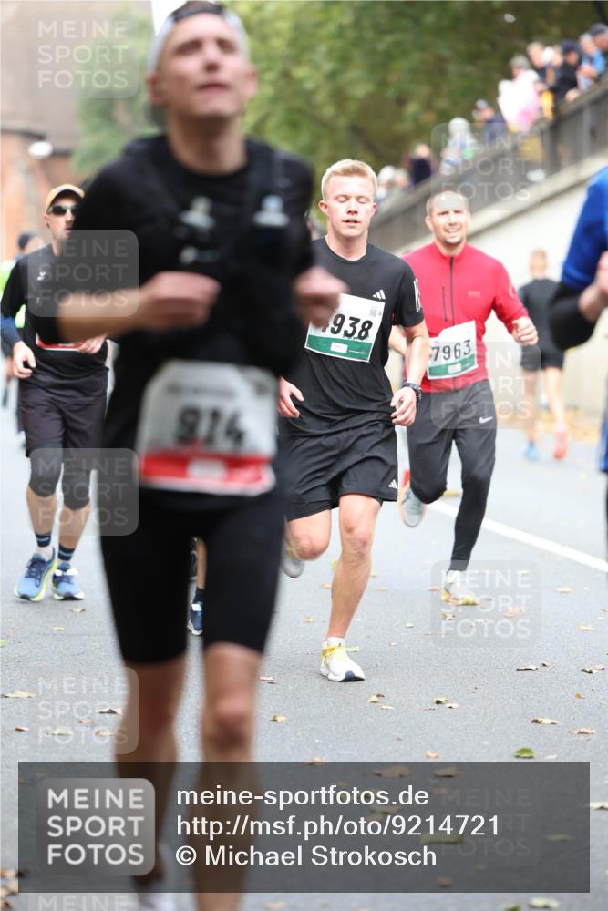05.10.2025 - 20. swb-Marathon Bremen Michael Strokosch http://msf.ph/oto/9214721 05.10.2025 12:38:33 Laufen 814, 938, 7963 meine-sportfotos.de