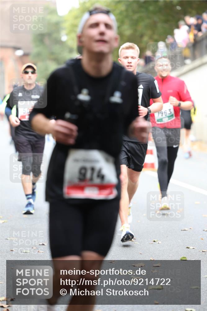05.10.2025 - 20. swb-Marathon Bremen Michael Strokosch http://msf.ph/oto/9214722 05.10.2025 12:38:33 Laufen 50, 418, 1963 meine-sportfotos.de