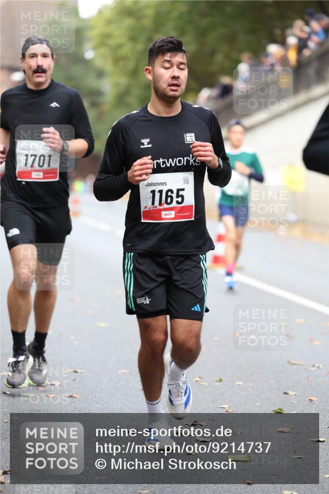 05.10.2025 - 20. swb-Marathon Bremen Michael Strokosch http://msf.ph/oto/9214737 05.10.2025 12:38:42 Laufen 1701, 0, 1165 meine-sportfotos.de