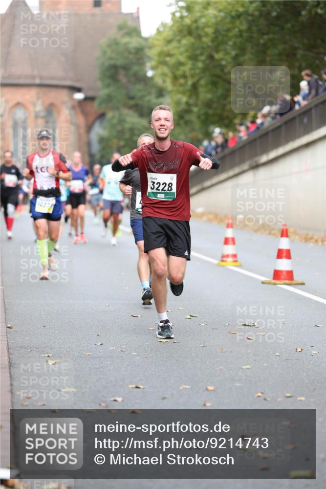 05.10.2025 - 20. swb-Marathon Bremen Michael Strokosch http://msf.ph/oto/9214743 05.10.2025 12:38:48 Laufen 3228 meine-sportfotos.de