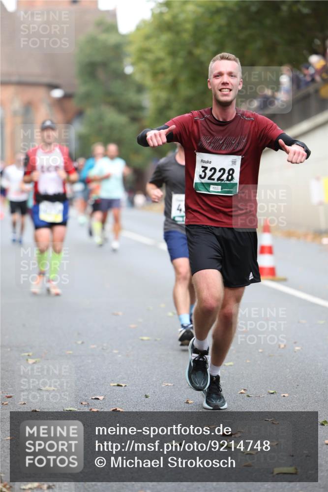 05.10.2025 - 20. swb-Marathon Bremen Michael Strokosch http://msf.ph/oto/9214748 05.10.2025 12:38:49 Laufen 4, 3228 meine-sportfotos.de