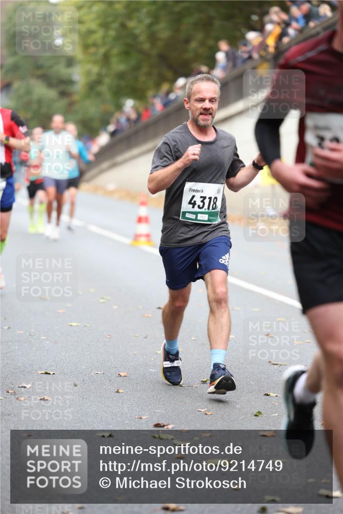 05.10.2025 - 20. swb-Marathon Bremen Michael Strokosch http://msf.ph/oto/9214749 05.10.2025 12:38:50 Laufen 43, 18, 07139 meine-sportfotos.de