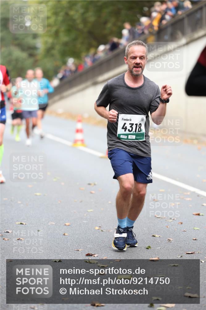 05.10.2025 - 20. swb-Marathon Bremen Michael Strokosch http://msf.ph/oto/9214750 05.10.2025 12:38:51 Laufen 43, 18, 07139, 98 meine-sportfotos.de