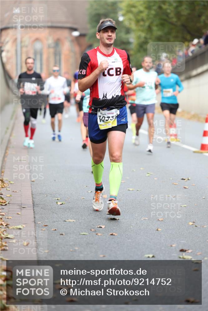 05.10.2025 - 20. swb-Marathon Bremen Michael Strokosch http://msf.ph/oto/9214752 05.10.2025 12:38:52 Laufen 1035 meine-sportfotos.de