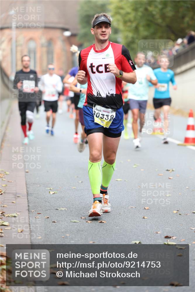 05.10.2025 - 20. swb-Marathon Bremen Michael Strokosch http://msf.ph/oto/9214753 05.10.2025 12:38:52 Laufen 0338 meine-sportfotos.de