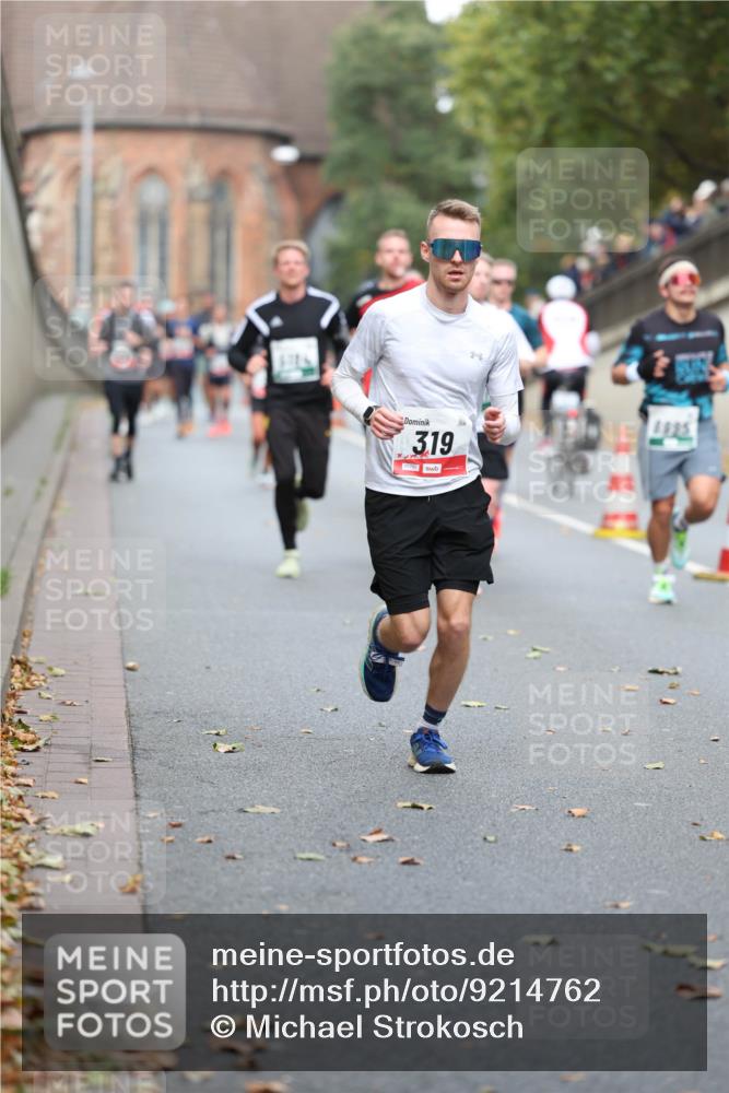 05.10.2025 - 20. swb-Marathon Bremen Michael Strokosch http://msf.ph/oto/9214762 05.10.2025 12:38:57 Laufen 3, 19, 01782, 4995 meine-sportfotos.de