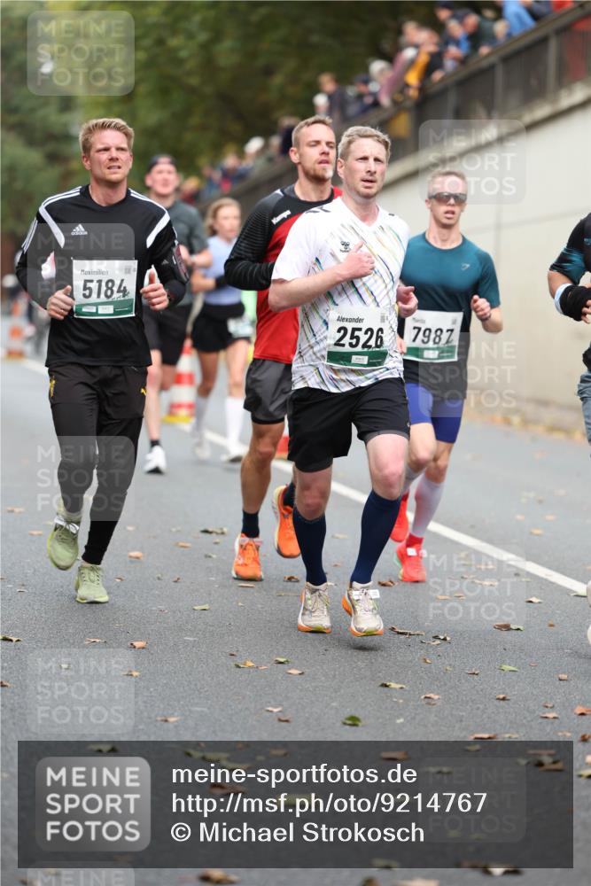 05.10.2025 - 20. swb-Marathon Bremen Michael Strokosch http://msf.ph/oto/9214767 05.10.2025 12:39:00 Laufen 5184, 2526, 7987 meine-sportfotos.de