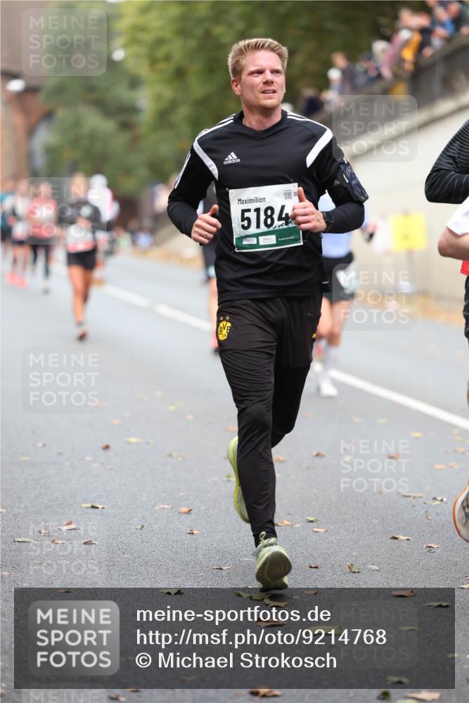 05.10.2025 - 20. swb-Marathon Bremen Michael Strokosch http://msf.ph/oto/9214768 05.10.2025 12:39:01 Laufen 5184 meine-sportfotos.de