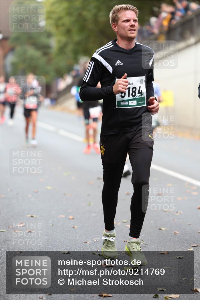 05.10.2025 - 20. swb-Marathon Bremen Michael Strokosch http://msf.ph/oto/9214769 05.10.2025 12:39:01 Laufen 184 meine-sportfotos.de