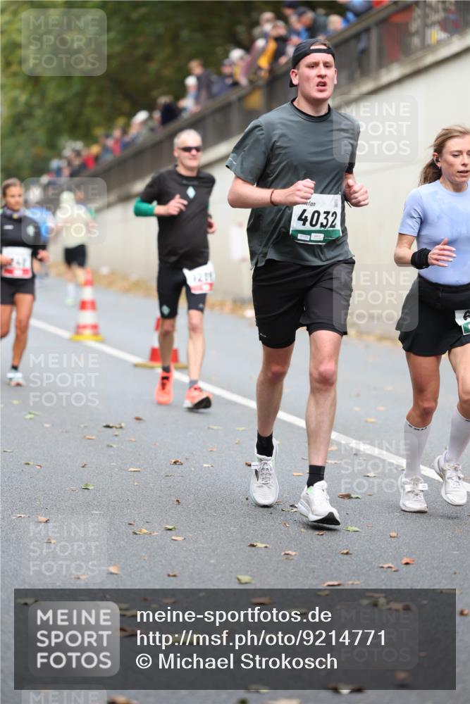 05.10.2025 - 20. swb-Marathon Bremen Michael Strokosch http://msf.ph/oto/9214771 05.10.2025 12:39:03 Laufen 127, 4032 meine-sportfotos.de