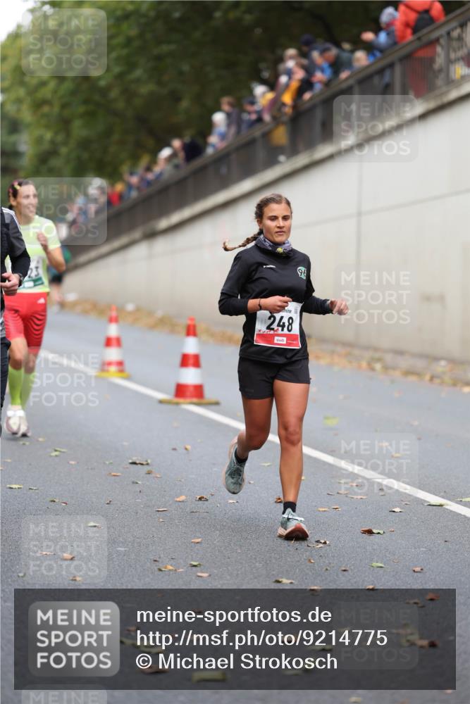 05.10.2025 - 20. swb-Marathon Bremen Michael Strokosch http://msf.ph/oto/9214775 05.10.2025 12:39:05 Laufen 248 meine-sportfotos.de