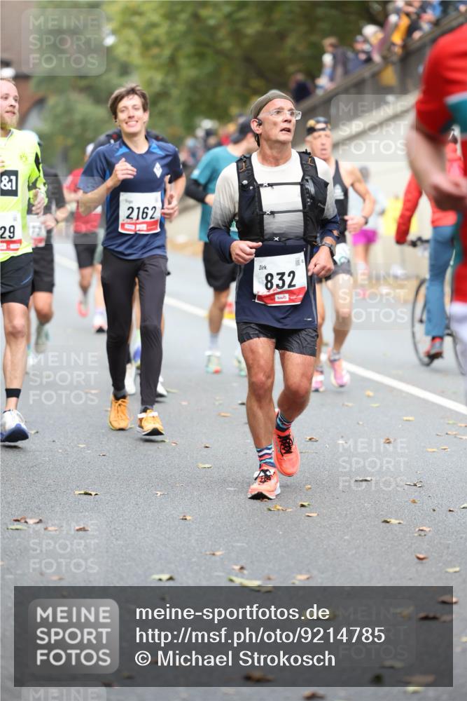 05.10.2025 - 20. swb-Marathon Bremen Michael Strokosch http://msf.ph/oto/9214785 05.10.2025 12:39:11 Laufen 1, 29, 72, 2162, 832 meine-sportfotos.de