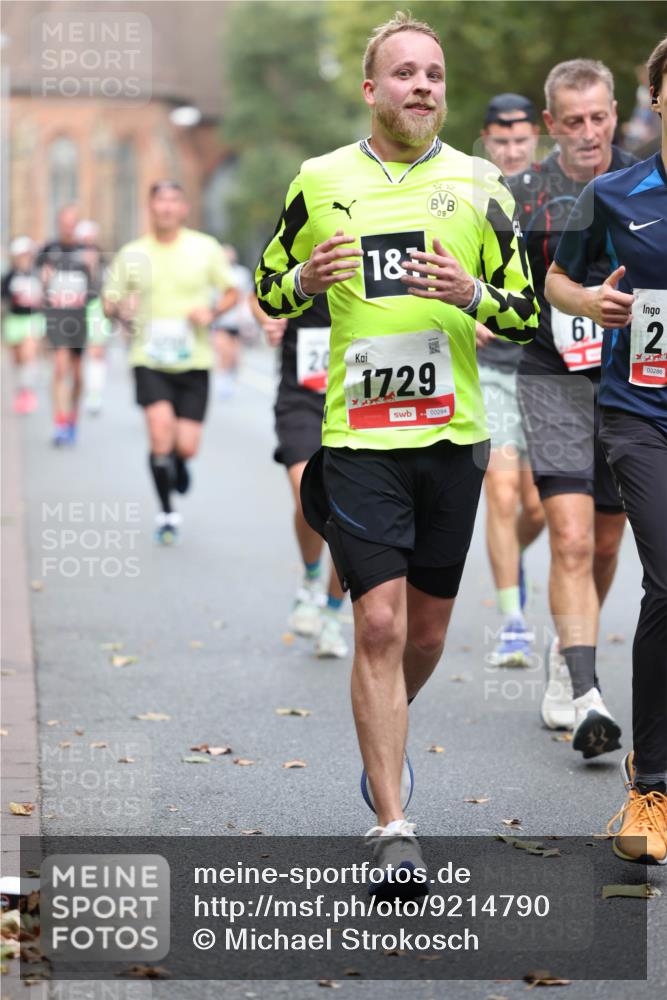 05.10.2025 - 20. swb-Marathon Bremen Michael Strokosch http://msf.ph/oto/9214790 05.10.2025 12:39:13 Laufen 20, 1, 1729, 00294, 09, 61, 2, 00286 meine-sportfotos.de