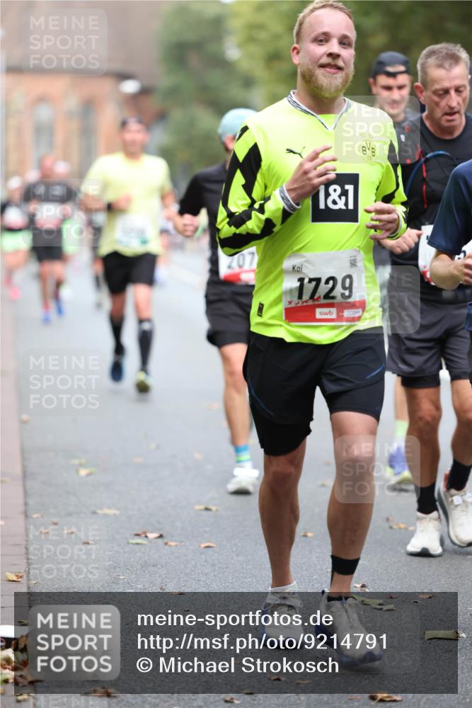05.10.2025 - 20. swb-Marathon Bremen Michael Strokosch http://msf.ph/oto/9214791 05.10.2025 12:39:14 Laufen 1, 1, 207, 1729, 00294 meine-sportfotos.de