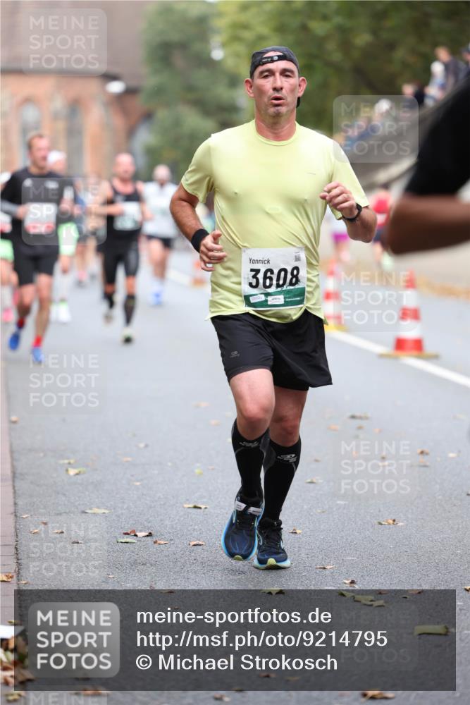 05.10.2025 - 20. swb-Marathon Bremen Michael Strokosch http://msf.ph/oto/9214795 05.10.2025 12:39:16 Laufen 3608, 05522, 7 meine-sportfotos.de
