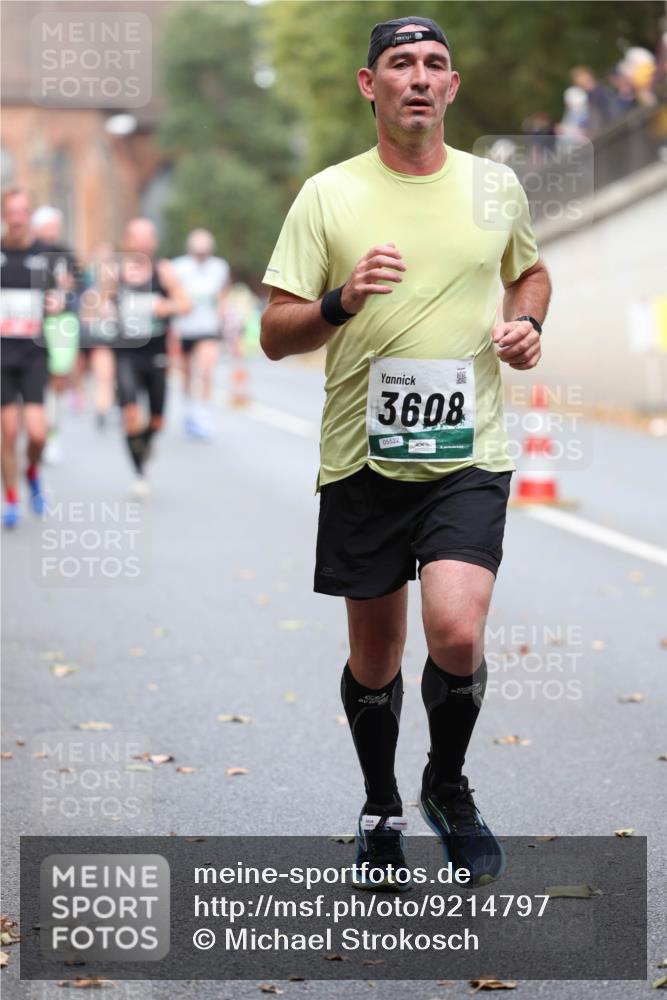 05.10.2025 - 20. swb-Marathon Bremen Michael Strokosch http://msf.ph/oto/9214797 05.10.2025 12:39:16 Laufen 3608, 05522 meine-sportfotos.de