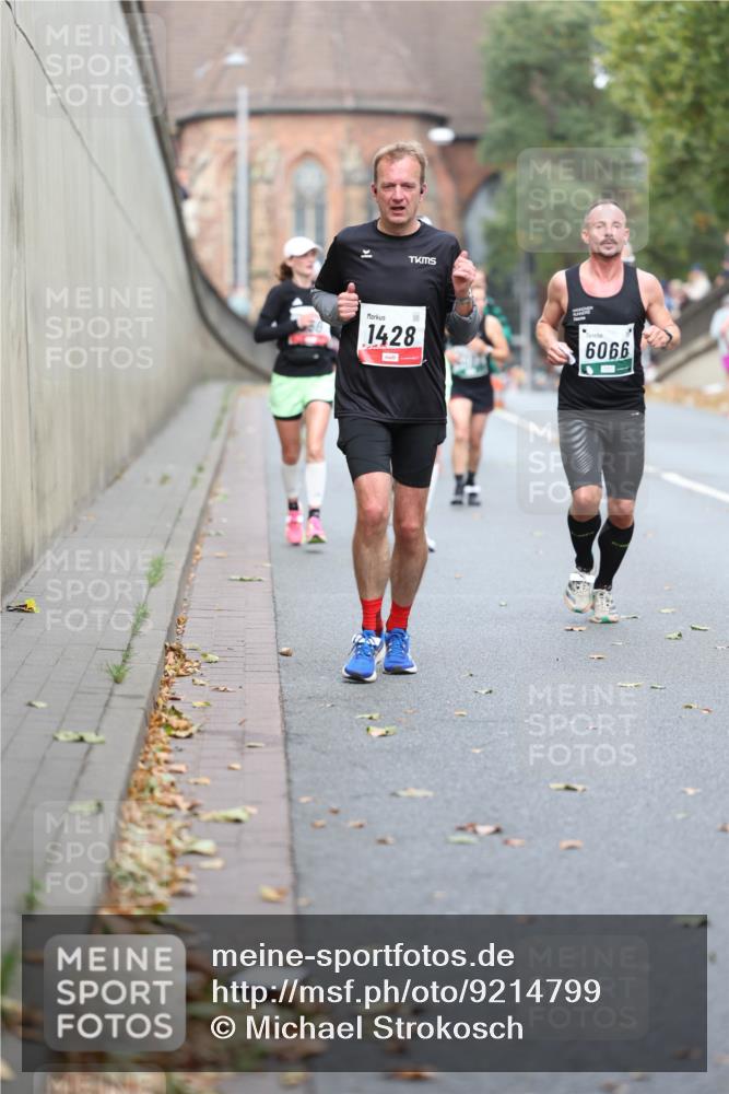 05.10.2025 - 20. swb-Marathon Bremen Michael Strokosch http://msf.ph/oto/9214799 05.10.2025 12:39:18 Laufen 1428, 6066 meine-sportfotos.de