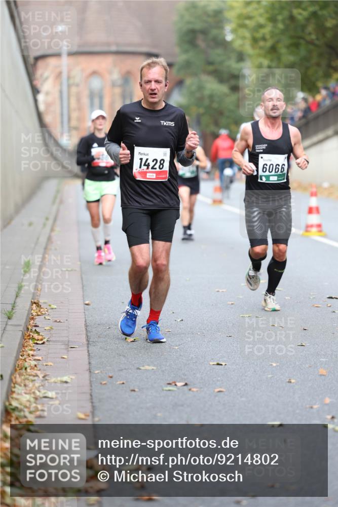 05.10.2025 - 20. swb-Marathon Bremen Michael Strokosch http://msf.ph/oto/9214802 05.10.2025 12:39:19 Laufen 1428, 6066 meine-sportfotos.de