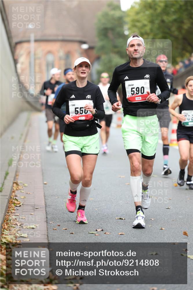 05.10.2025 - 20. swb-Marathon Bremen Michael Strokosch http://msf.ph/oto/9214808 05.10.2025 12:39:22 Laufen 556, 590, 308 meine-sportfotos.de
