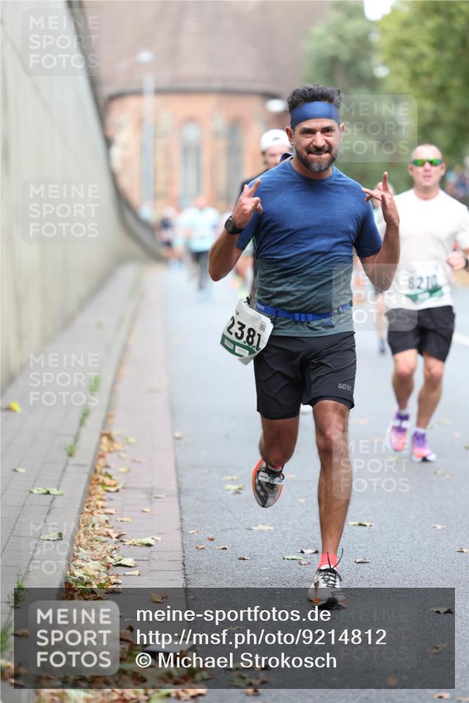 05.10.2025 - 20. swb-Marathon Bremen Michael Strokosch http://msf.ph/oto/9214812 05.10.2025 12:39:24 Laufen 23, 81, 6210 meine-sportfotos.de