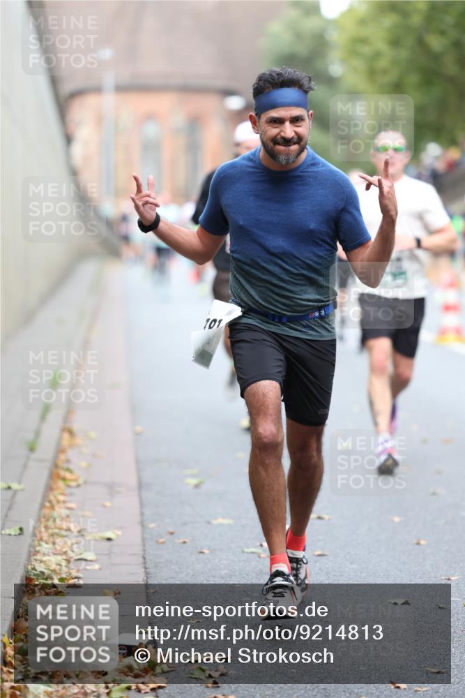 05.10.2025 - 20. swb-Marathon Bremen Michael Strokosch http://msf.ph/oto/9214813 05.10.2025 12:39:25 Laufen 101 meine-sportfotos.de