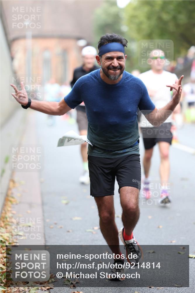 05.10.2025 - 20. swb-Marathon Bremen Michael Strokosch http://msf.ph/oto/9214814 05.10.2025 12:39:25 Laufen  meine-sportfotos.de