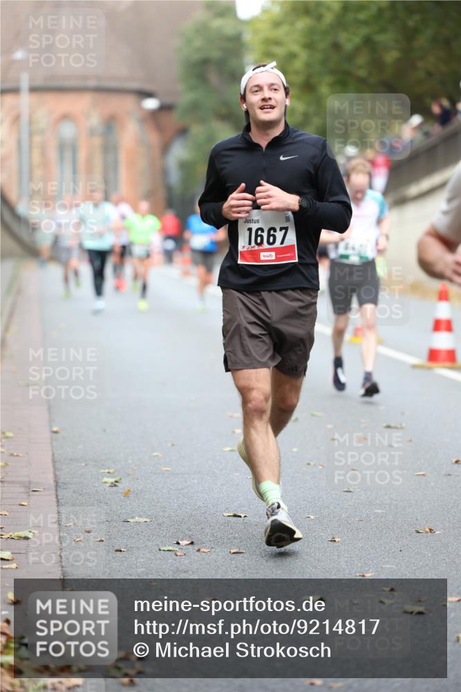 05.10.2025 - 20. swb-Marathon Bremen Michael Strokosch http://msf.ph/oto/9214817 05.10.2025 12:39:26 Laufen 1667 meine-sportfotos.de