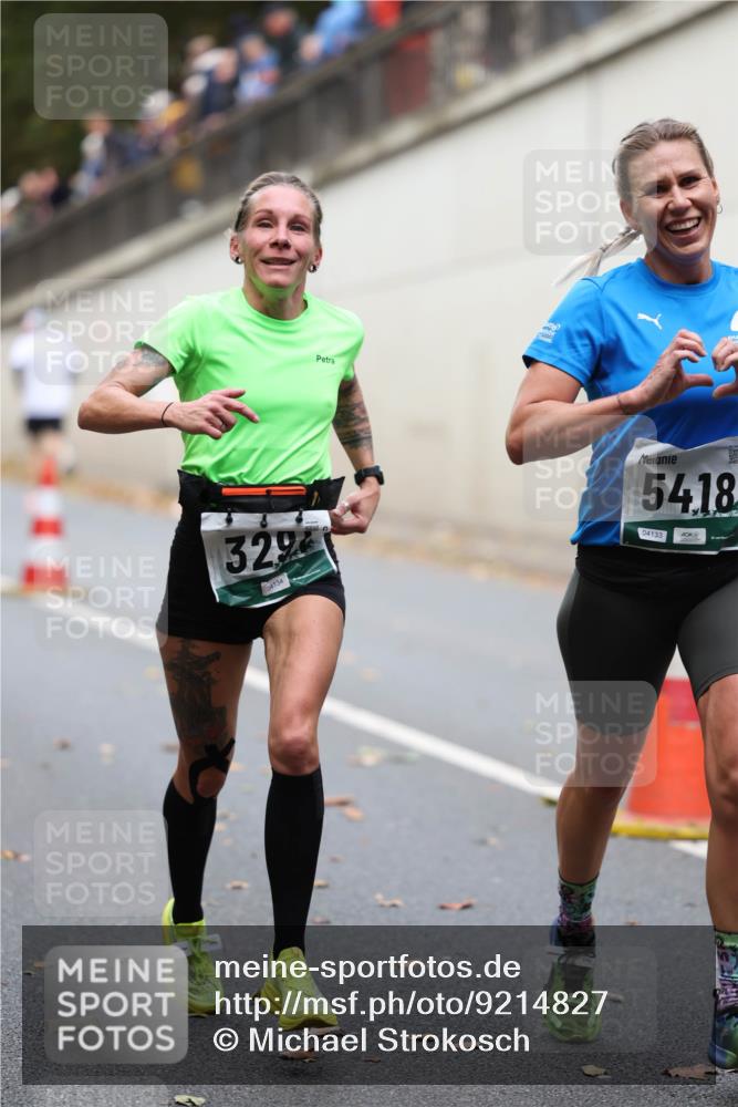 05.10.2025 - 20. swb-Marathon Bremen Michael Strokosch http://msf.ph/oto/9214827 05.10.2025 12:39:34 Laufen 329, 04134, 5418, 04133 meine-sportfotos.de