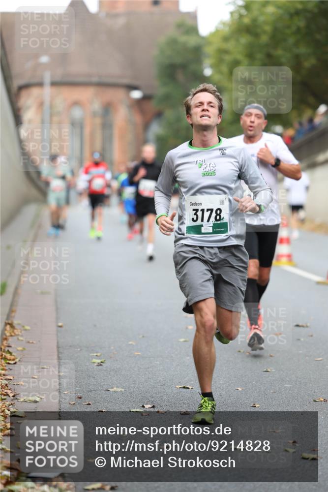 05.10.2025 - 20. swb-Marathon Bremen Michael Strokosch http://msf.ph/oto/9214828 05.10.2025 12:39:36 Laufen 2025, 3178 meine-sportfotos.de