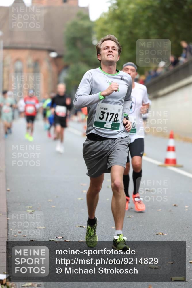 05.10.2025 - 20. swb-Marathon Bremen Michael Strokosch http://msf.ph/oto/9214829 05.10.2025 12:39:36 Laufen 3178 meine-sportfotos.de