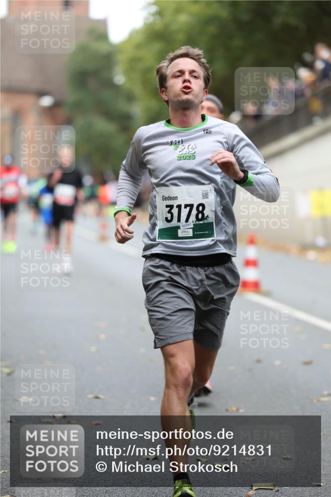 05.10.2025 - 20. swb-Marathon Bremen Michael Strokosch http://msf.ph/oto/9214831 05.10.2025 12:39:37 Laufen 2025, 3178, 05657 meine-sportfotos.de