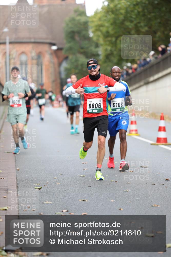 05.10.2025 - 20. swb-Marathon Bremen Michael Strokosch http://msf.ph/oto/9214840 05.10.2025 12:39:43 Laufen 1009, 6806, 5108 meine-sportfotos.de