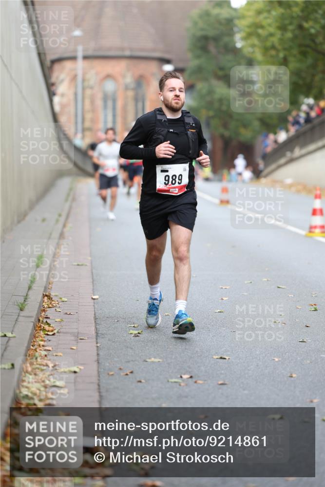 05.10.2025 - 20. swb-Marathon Bremen Michael Strokosch http://msf.ph/oto/9214861 05.10.2025 12:39:53 Laufen 989 meine-sportfotos.de